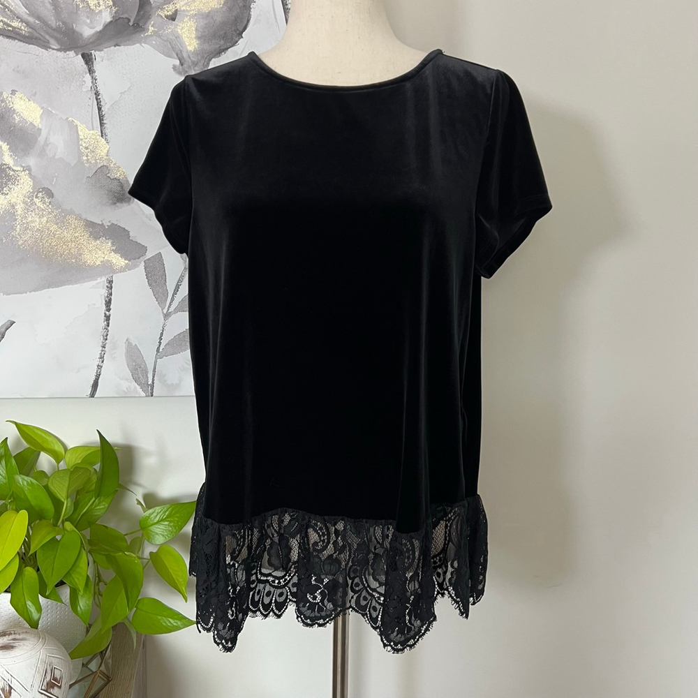 Adrianna‎ Papell Black Velvet Lace Hem Top Dark Romantic Soft Goth Elegant